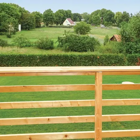 2 Bedroom Awesome In Kuhlen Prázdninový dům *